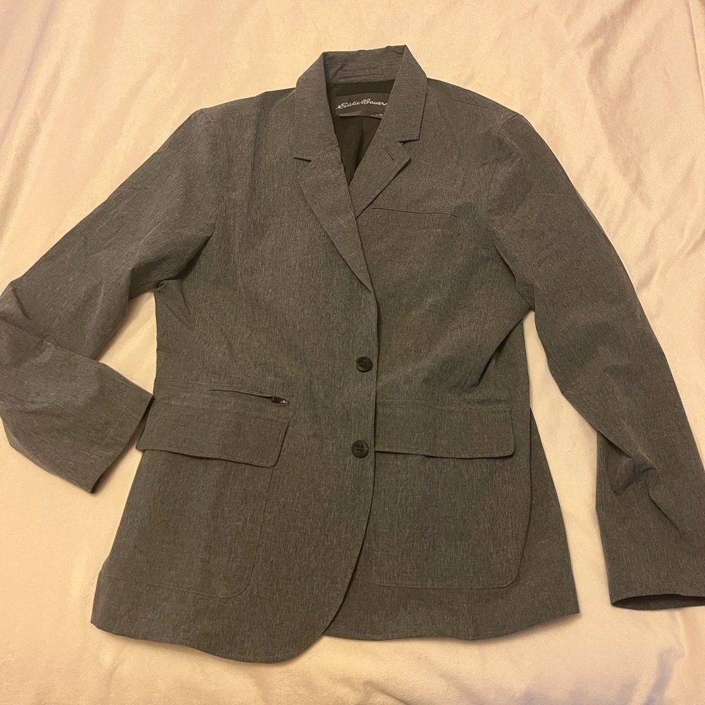 Eddie Bauer Men’s Ultimate Voyager Travel Blazer - Size 44 Regular.